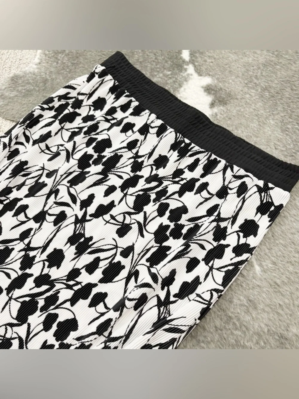 Leota Black and White Floral Pleated Skirt XXL